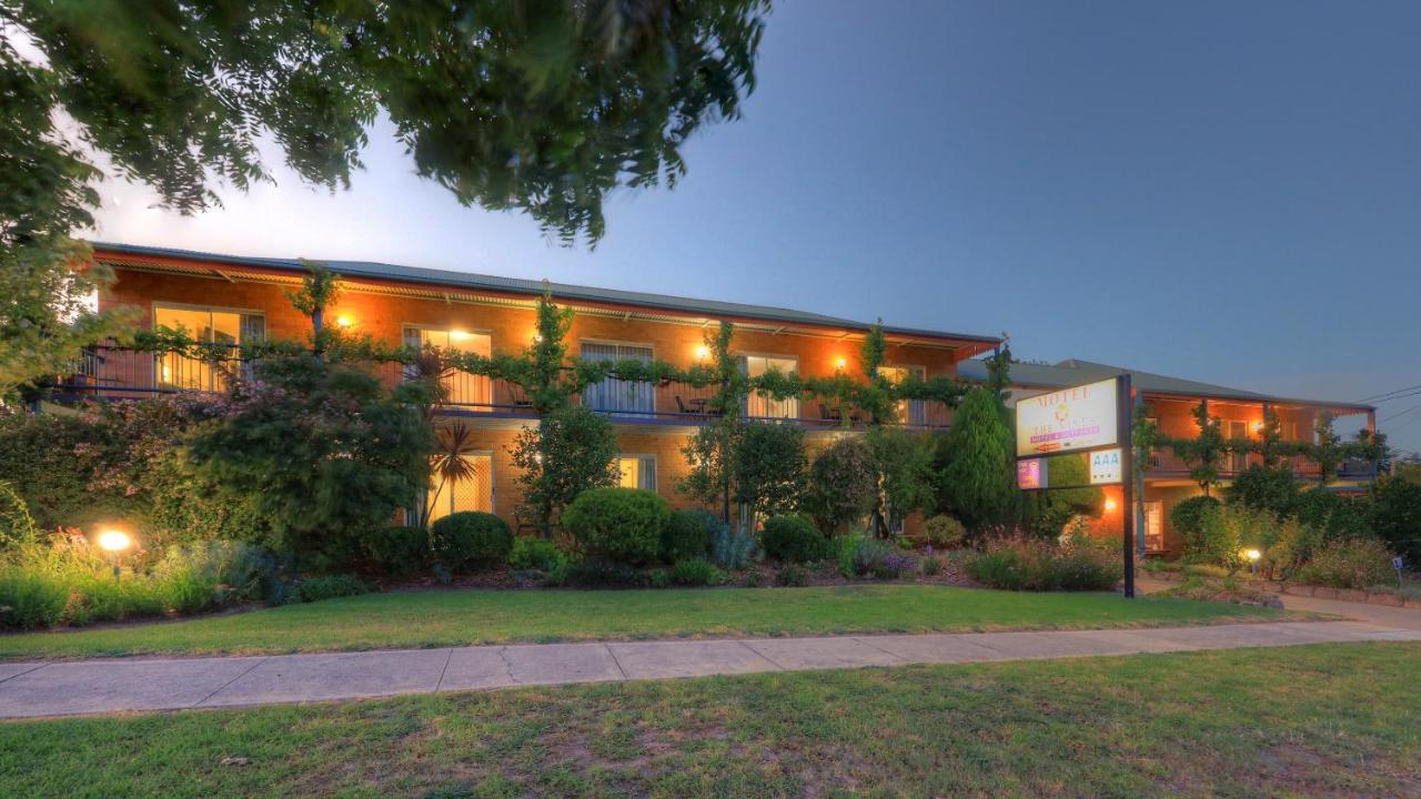 The Vines Motel & Cottages Stanthorpe Exterior foto